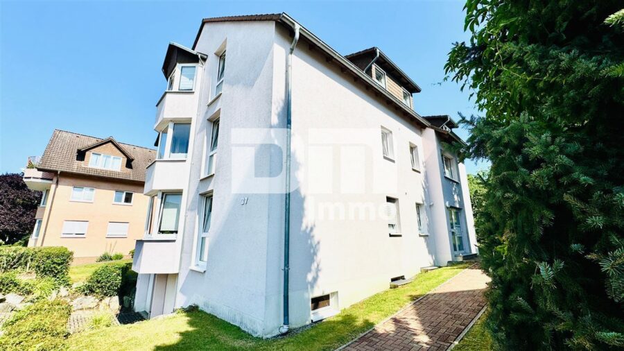(R)erserviert!!!Exklusive Dachgeschosswohnung mit Balkon & Garage in gefragter Lage der Eichwaldsiedlung - Seitenansicht